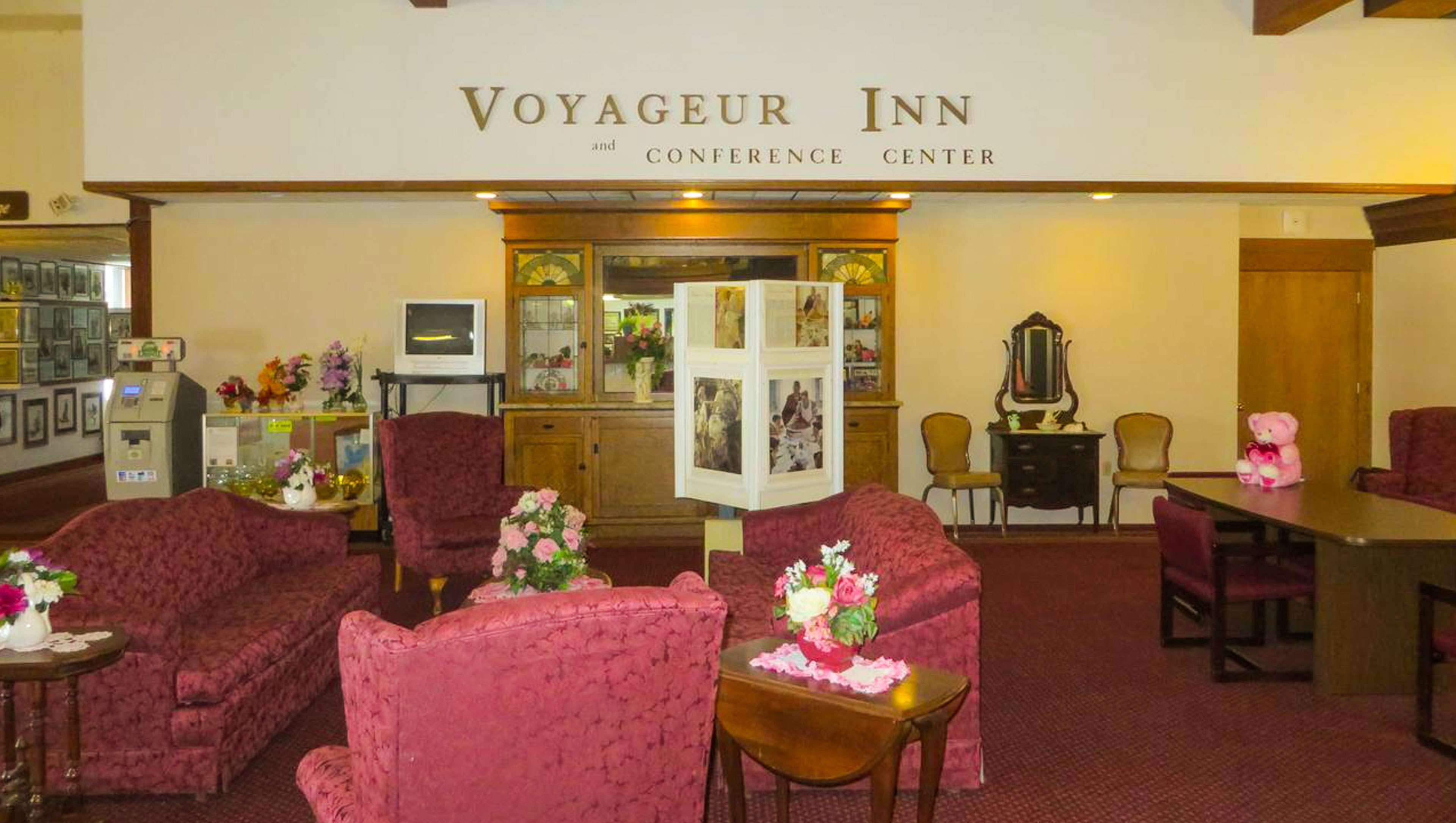 Voyageur Inn And Conference Center Reedsburg Buitenkant foto