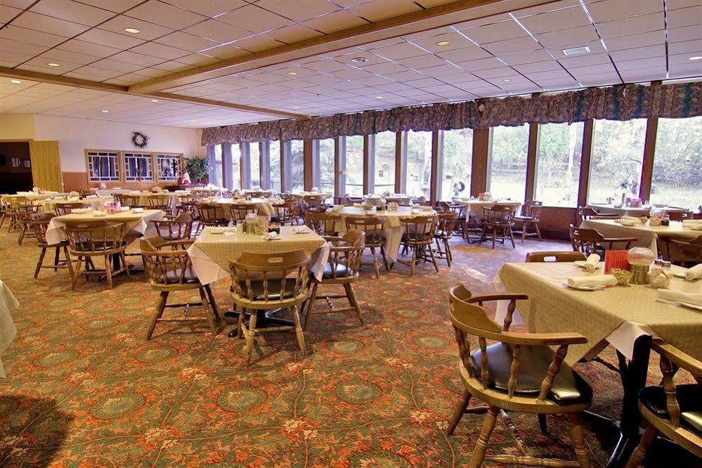 Voyageur Inn And Conference Center Reedsburg Restaurant foto